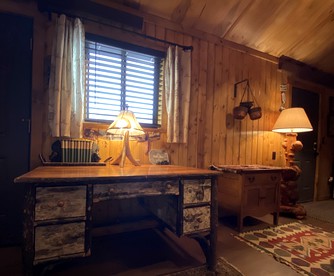 Modest Hickory Log Cabin near Idaho Falls, Perfect for a Family Getaway - Rigby, Idaho - glamping.directory