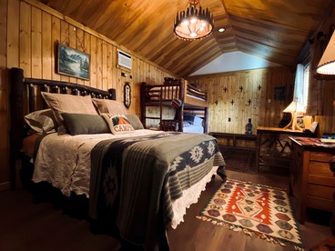Modest Hickory Log Cabin near Idaho Falls, Perfect for a Family Getaway - Rigby, Idaho - glamping.directory