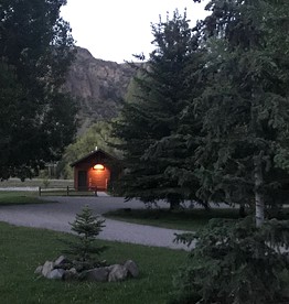 Modest Hickory Log Cabin near Idaho Falls, Perfect for a Family Getaway - glamping.directory