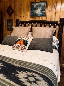 Modest Hickory Log Cabin near Idaho Falls, Perfect for a Family Getaway - Rigby, Idaho - glamping.directory