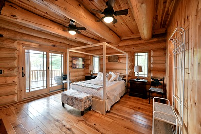 Incredible Lakefront Family Cabin with Boat Dock and Pontoon on Osprey Lake, Wisconsin - Hayward, Wisconsin - glamping.directory