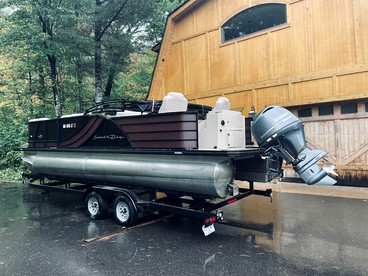 Incredible Lakefront Family Cabin with Boat Dock and Pontoon on Osprey Lake, Wisconsin - Hayward, Wisconsin - glamping.directory