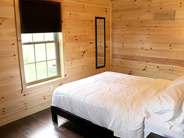 Waterside Cabin Rental With Lake Views in Finger Lakes, New York - Hector, New York - glamping.directory