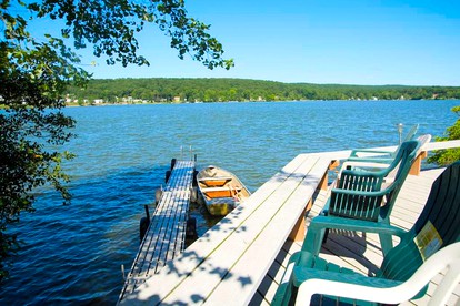 Five Cabins for a Group Getaway on an Island near Salmon River State Forest, Connecticut - East Hampton, Connecticut - glamping.directory