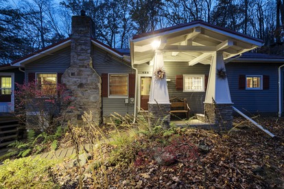 Charming Mountain Cabin near Ski and Golf Resorts, Pennsylvania - glamping.directory