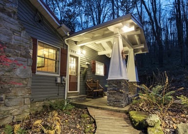 Charming Mountain Cabin near Ski and Golf Resorts, Pennsylvania - Somerset, Pennsylvania - glamping.directory