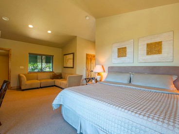 Luxury Getaway with Views of Lake Tahoe in Incline Village, Nevada - Incline Village, Nevada - glamping.directory