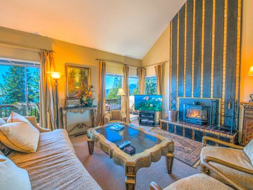 Luxury Getaway with Views of Lake Tahoe in Incline Village, Nevada - Incline Village, Nevada - glamping.directory