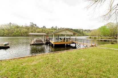 Modern Lake House near Hot Springs National Park in Arkansas, Complete with Private Dock and Woodburning Stove - Hot Springs, Arkansas - glamping.directory