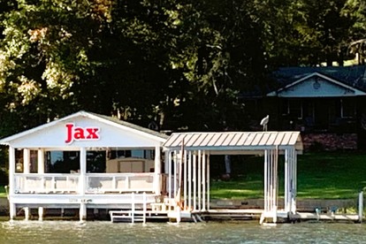 Modern Lake House near Hot Springs National Park in Arkansas, Complete with Private Dock and Woodburning Stove - glamping.directory