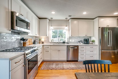 Charming Texas Farmhouse Stay with Modern Western Flair near NRS Ranch in Decatur, TX - Decatur, Texas - glamping.directory