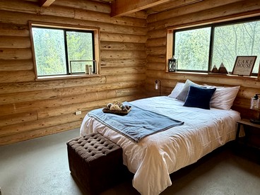 Peaceful Historic Cabins with Stocked Lake & Outdoor Adventures near Swan Valley, Idaho - Swan Valley, Idaho - glamping.directory