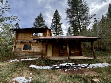 Peaceful Historic Cabins with Stocked Lake & Outdoor Adventures near Swan Valley, Idaho - Swan Valley, Idaho - glamping.directory