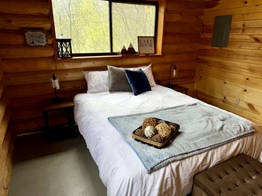 Peaceful Historic Cabins with Stocked Lake & Outdoor Adventures near Swan Valley, Idaho - Swan Valley, Idaho - glamping.directory