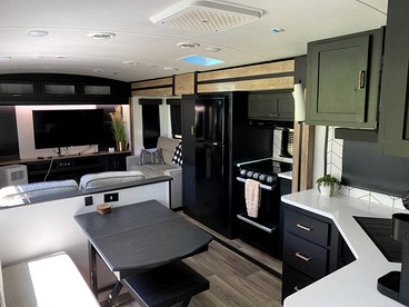 Amazing Caravan Placed in a Privileged Area in  Branson, Missouri - Branson, Missouri - glamping.directory