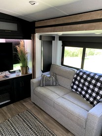 Amazing Caravan Placed in a Privileged Area in  Branson, Missouri - Branson, Missouri - glamping.directory