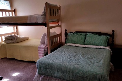 Lakefront Cottage Getaway near Daniel Boone National Forest in Kentucky - Somerset, Kentucky - glamping.directory