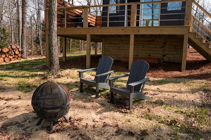 Scenic Studio Chalet with Panoramic Brow Views & Outdoor Shower near Cloudland Canyon, Menlo, Georgia - Menlo, Georgia - glamping.directory