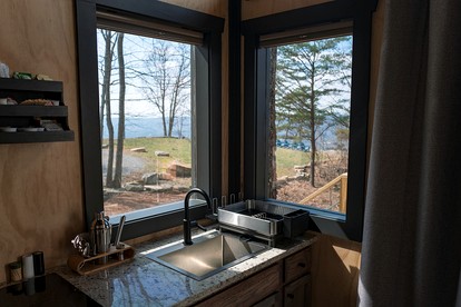 Scenic Studio Chalet with Panoramic Brow Views & Outdoor Shower near Cloudland Canyon, Menlo, Georgia - Menlo, Georgia - glamping.directory