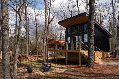 Scenic Studio Chalet with Panoramic Brow Views & Outdoor Shower near Cloudland Canyon, Menlo, Georgia - glamping.directory