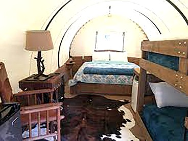 Traditional Conestoga Wagon Perfect for a Family Getaway near Zion National Park, Utah - Alton, Utah - glamping.directory