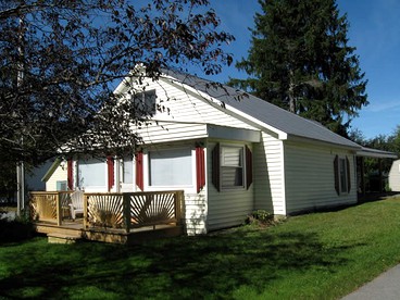 Unique Renovated Barn Rental with Pond near Cooperstown, New York - glamping.directory