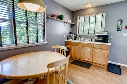 Green Mountain National Forest Getaway: Luxurious Cabin in Pittsfield, Vermont - Pittsfield, Vermont - glamping.directory