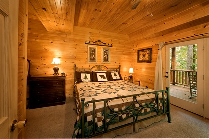 Tennessee Mountain Cabin Rental for Glamping near Gatlinburg - Gatlinburg, Tennessee - glamping.directory