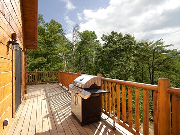 Tennessee Mountain Cabin Rental for Glamping near Gatlinburg - Gatlinburg, Tennessee - glamping.directory