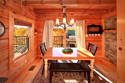 Tennessee Mountain Cabin Rental for Glamping near Gatlinburg - Gatlinburg, Tennessee - glamping.directory