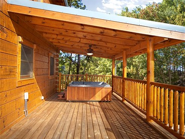 Tennessee Mountain Cabin Rental for Glamping near Gatlinburg - Gatlinburg, Tennessee - glamping.directory