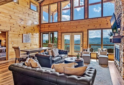 Luxurious Sevierville Mountain Retreat • Heated Indoor Pool, Hot Tub & Arcade, Sevierville, TN - Sevierville, Tennessee - glamping.directory