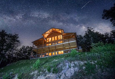 Luxurious Sevierville Mountain Retreat • Heated Indoor Pool, Hot Tub & Arcade, Sevierville, TN - Sevierville, Tennessee - glamping.directory