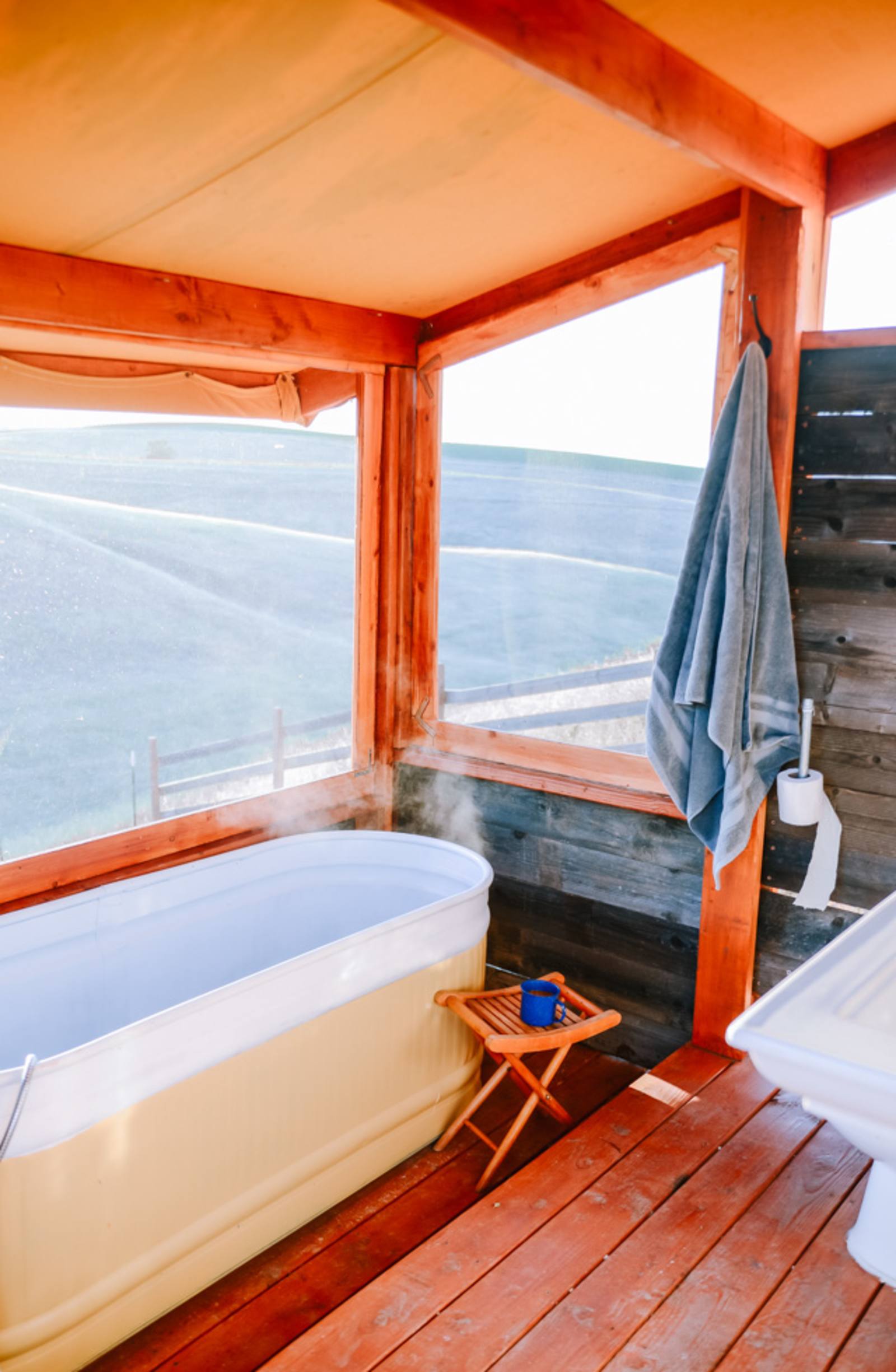Enney's Ranch - glamping.directory