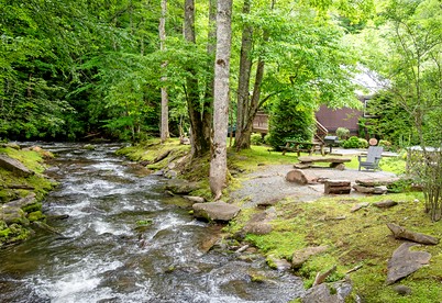 Creekside Secluded Yurt with Jacuzzi in Topton, North Carolina - Topton, North Carolina - glamping.directory