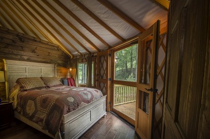 Creekside Secluded Yurt with Jacuzzi in Topton, North Carolina - Topton, North Carolina - glamping.directory