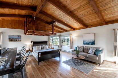 Stunning Ocean View Vacation Rental Ideal for the Perfect Getaway in Montara, CA - Montara, California - glamping.directory
