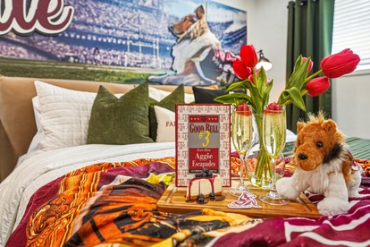 Ultimate Game Day Retreat with Arcade, Pool Table & Fire Pit in College Station, Texas - College Station, Texas - glamping.directory