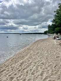 Lakefront Cottage Super Comfortable for Groups in Maine - Sebago, Maine - glamping.directory