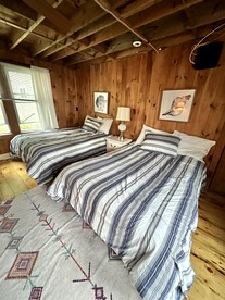Lakefront Cottage Super Comfortable for Groups in Maine - Sebago, Maine - glamping.directory