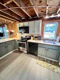 Lakefront Cottage Super Comfortable for Groups in Maine - Sebago, Maine - glamping.directory