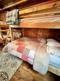 Lakefront Cottage Super Comfortable for Groups in Maine - Sebago, Maine - glamping.directory