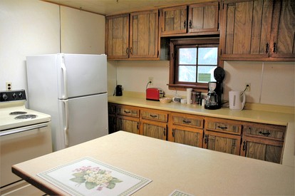 Pet-Friendly Cottage with a Wood-Burning Stove in Chugach National Forest, Alaska - Cooper Landing, Alaska - glamping.directory