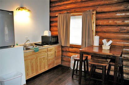 Pet-Friendly Cottage with a Wood-Burning Stove in Chugach National Forest, Alaska - Cooper Landing, Alaska - glamping.directory