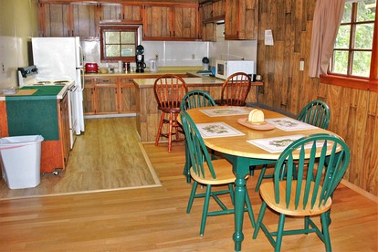 Pet-Friendly Cottage with a Wood-Burning Stove in Chugach National Forest, Alaska - Cooper Landing, Alaska - glamping.directory