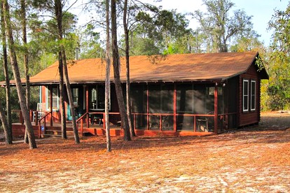 Rustic Vacation Rental with a Charming Dock in Ocala National Forest, Florida - glamping.directory