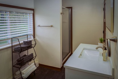 Horse Creek Cabin #1, Rapid City, South Dakota - Rapid City, South Dakota - glamping.directory