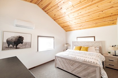 Horse Creek Cabin #1, Rapid City, South Dakota - Rapid City, South Dakota - glamping.directory