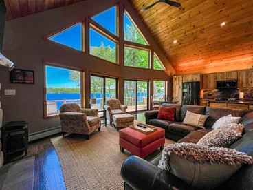 Gorgeous Cabin Surrounded by Trees and Barbecue Provided in Bridgton, Maine - Bridgton, Maine - glamping.directory