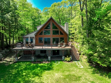 Gorgeous Cabin Surrounded by Trees and Barbecue Provided in Bridgton, Maine - glamping.directory